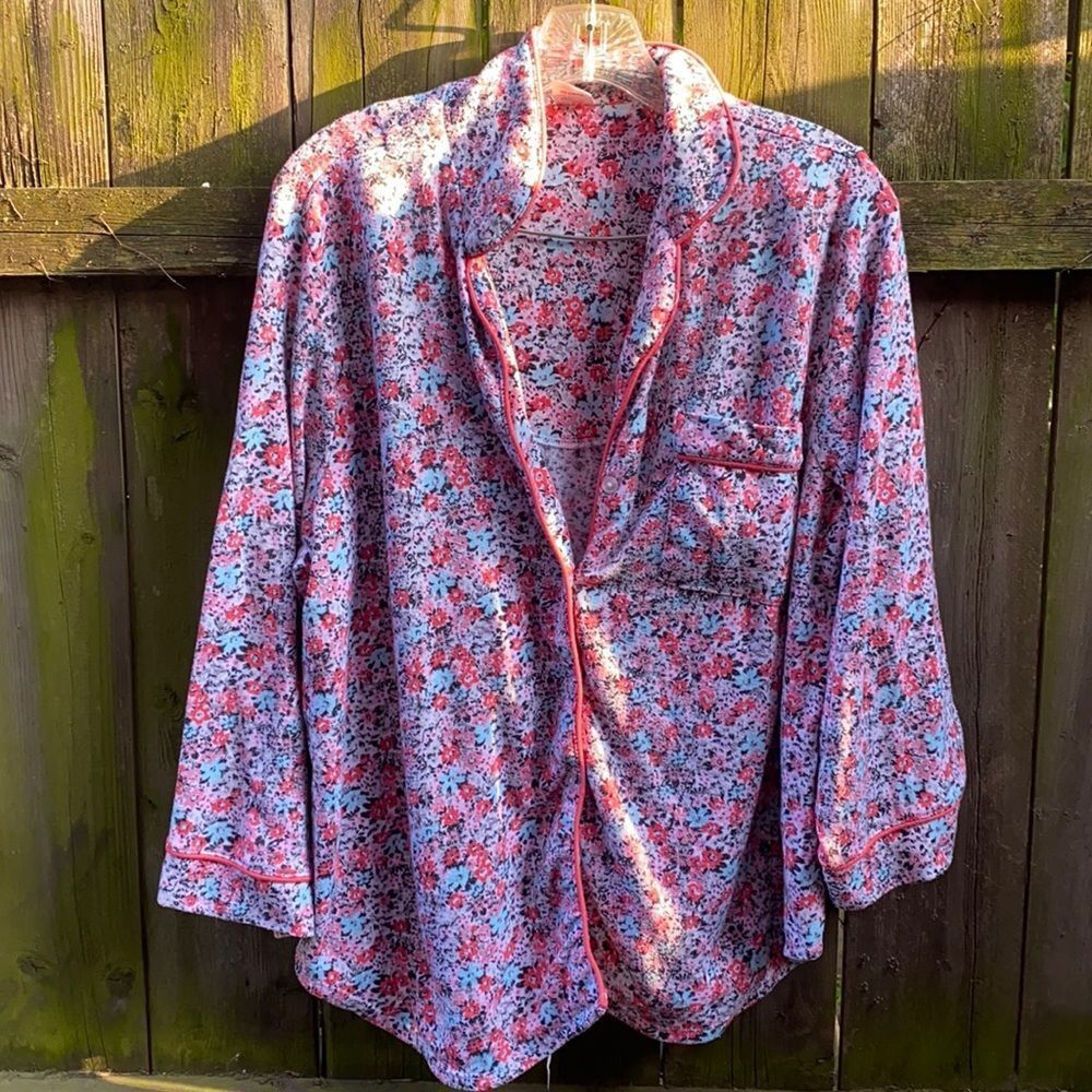 Secret Treasures floral pj top sz. XL